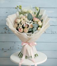 Букет цветов из:  Розы и Лизиантусы в Чиверево