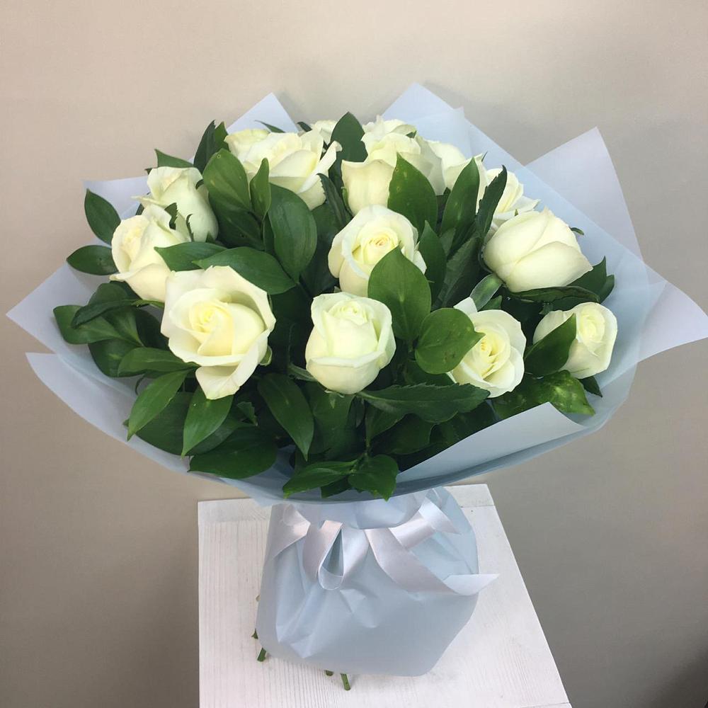Букет 15 Белых роз Проуд в Чиверево
