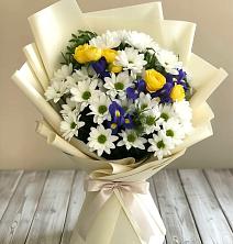 Букет цветов из:  Ирисы, Хризантемы и Розы в Чиверево