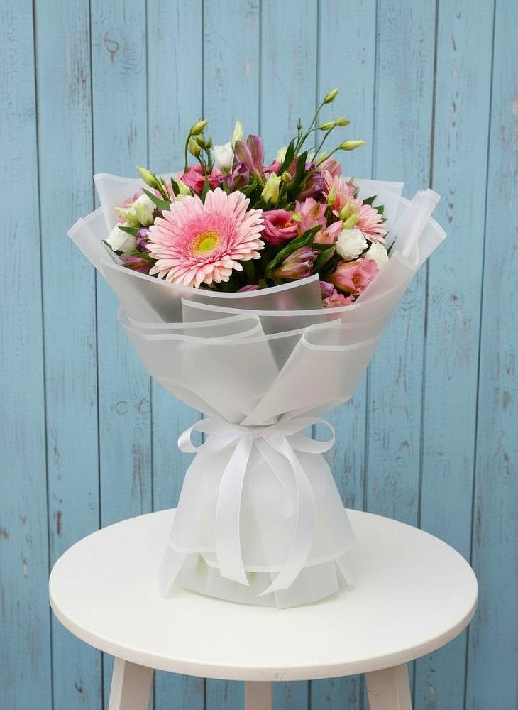 Букет цветов из: Герберы, Альстромерии и Лизиантусы в Чиверево