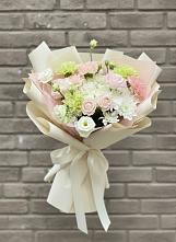 Букет цветов из:  Гвоздики, Розы, Лизиантусы и Хризантемы в Чиверево