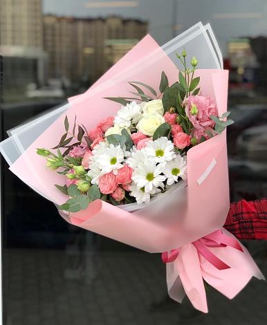 Букет цветов из: Розы, Лизиантусы и Хризантемы в Чиверево