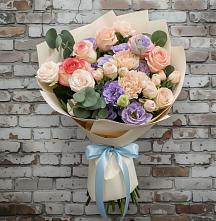 Букет цветов из:  Розы, Лизиантусы и Гвоздики в Чиверево