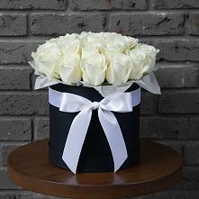 Цветочная композиция из Розы в шляпной коробке в Чиверево